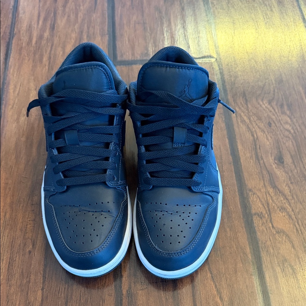 Jordan Men's Black and white with elephant print athletic Shoes